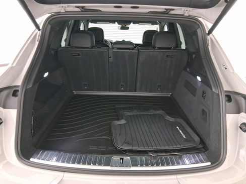 Certified 2026 Porsche Cayenne GTS image 31