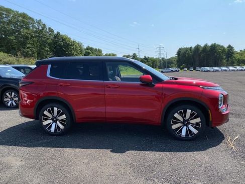 New 2025 Mitsubishi Outlander SEL image 2