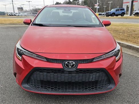Used 2020 Toyota Corolla LE image 2