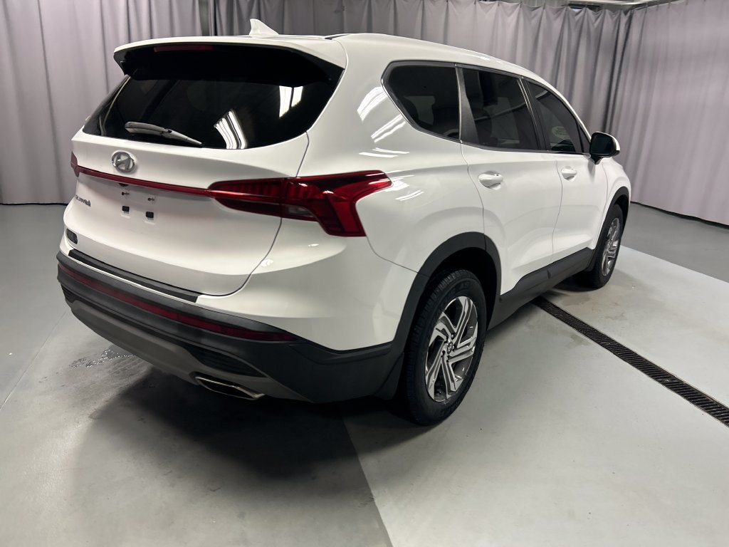 Used 2023 Hyundai Santa Fe SE FWD image 7