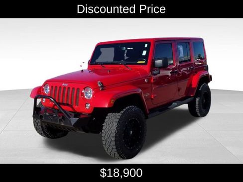 Used 2015 Jeep Wrangler Unlimited Sahara w/ Connectivity Group image 3