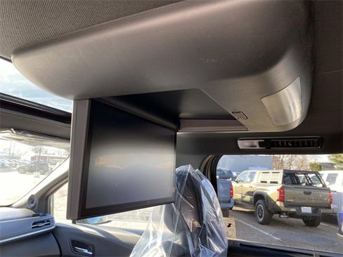 New 2026 Toyota Sienna Limited image 7