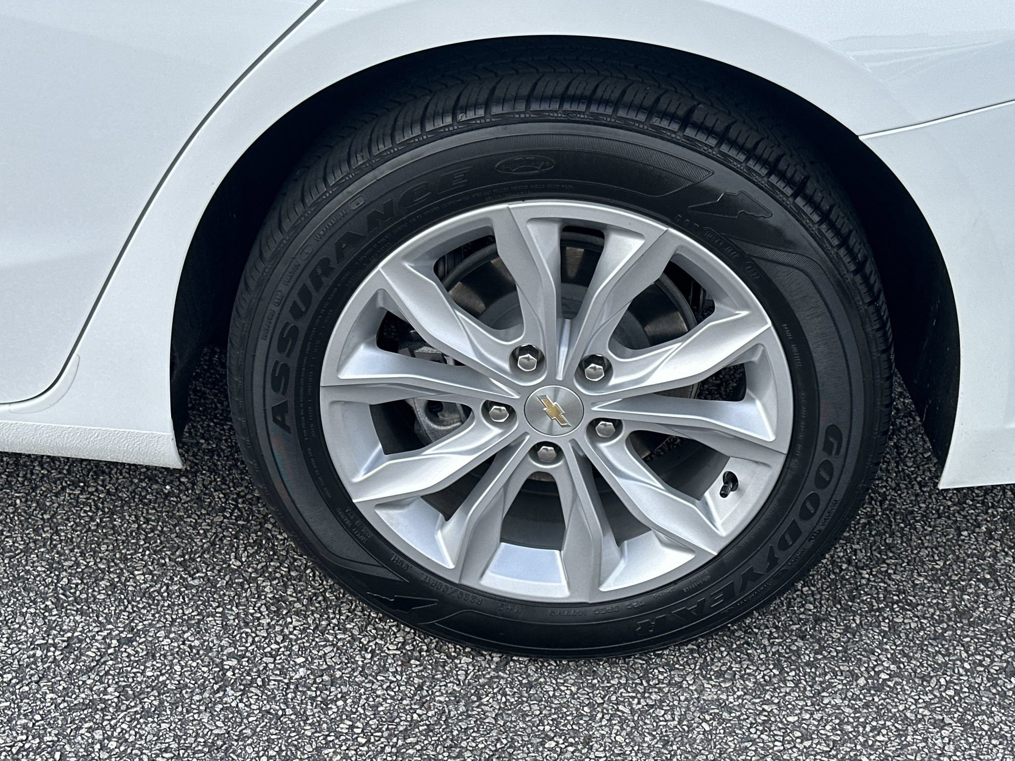Used 2023 Chevrolet Malibu LT FWD image 19
