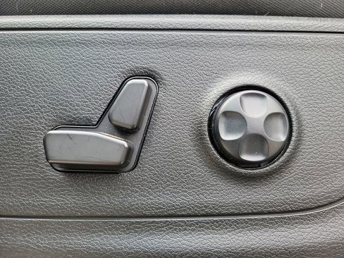 Used 2021 RAM 1500 Big Horn AWD/4WD image 18