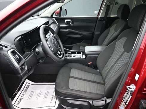 Used 2021 Kia Sorento LX image 10