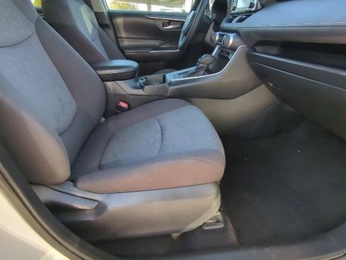 Used 2020 Toyota RAV4 XLE image 20