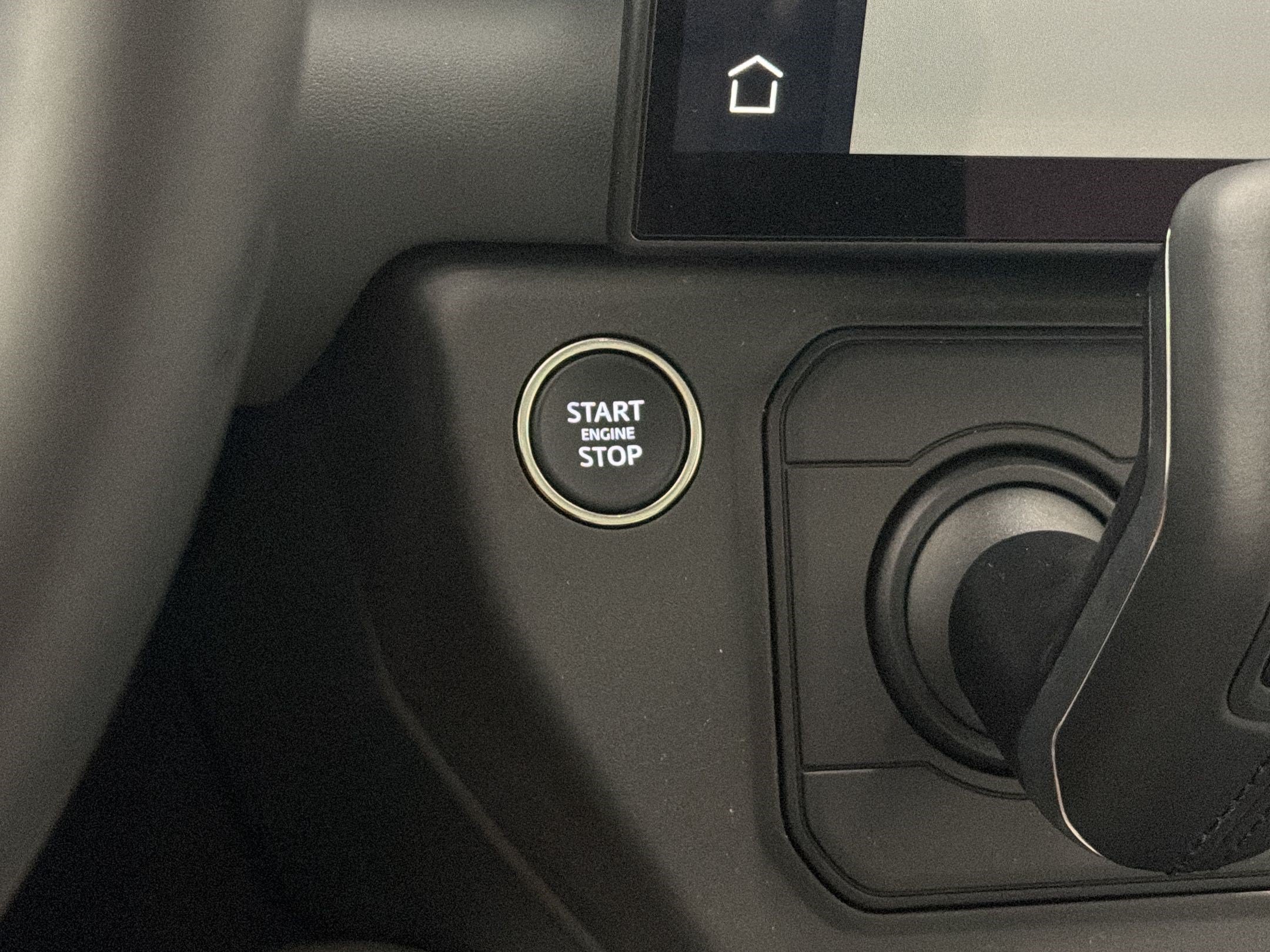 New 2026 Land Rover Defender 110 X-Dynamic SE AWD/4WD image 16