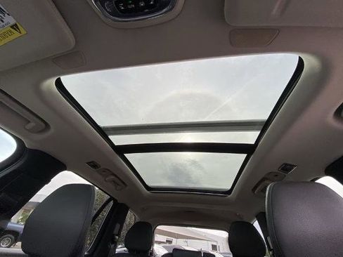 Used 2019 Volvo XC90 T6 Momentum w/ Protection Package Premier image 15