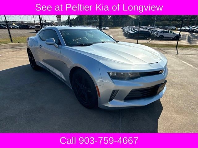 Used 2017 Chevrolet Camaro LT RWD image 7
