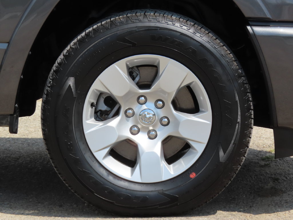 Certified 2025 RAM 1500 Big Horn AWD/4WD image 12