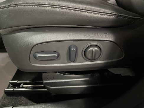 Used 2023 Buick Encore GX Select image 9