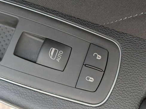 Used 2022 Dodge Charger SXT image 32