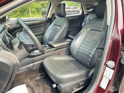 Used 2017 Ford Fusion SE w/ Fusion SE Technology Package FWD image 20
