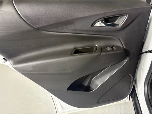 Used 2024 Chevrolet Equinox LT FWD image 35