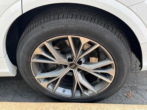 Used 2023 Audi Q8 Premium Plus w/ Premium Plus Package image 5