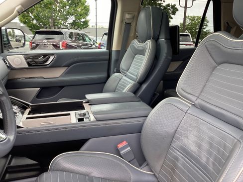 Used 2019 Lincoln Navigator L Black Label AWD/4WD image 12