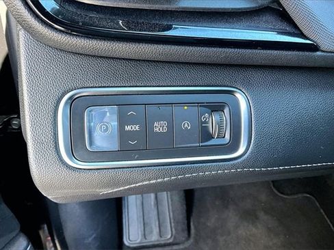 Used 2025 Buick Enclave Preferred image 15