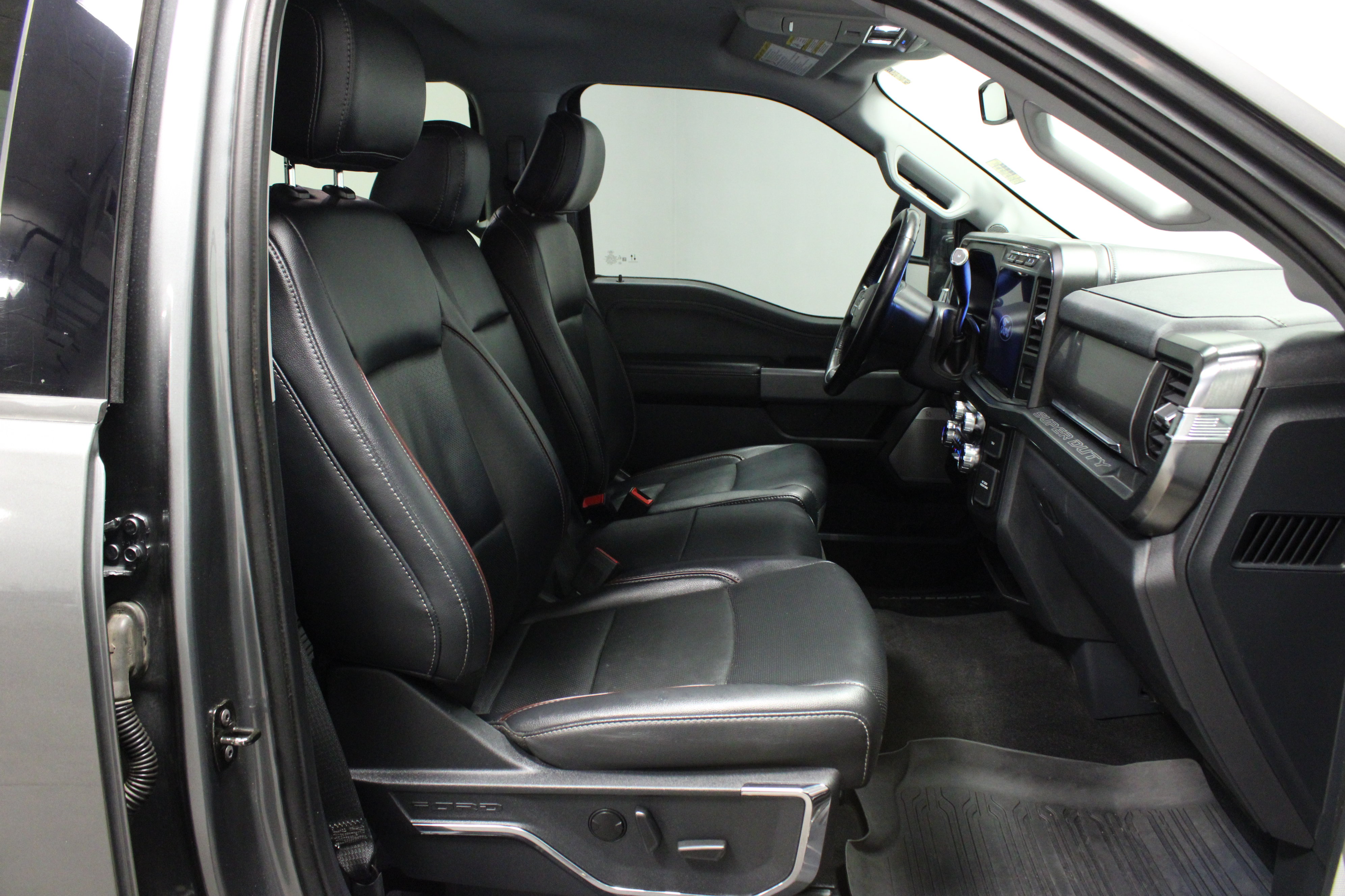 Used 2024 Ford F250 Lariat w/ FX4 Off-Road Package AWD/4WD image 17