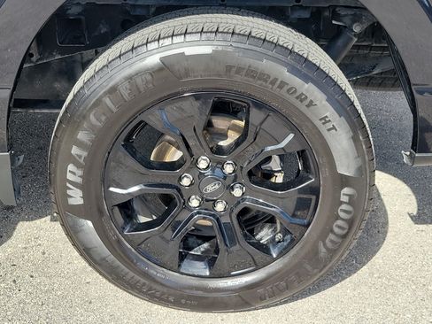 Used 2022 Ford F150 XLT w/ Equipment Group 302A High RWD image 29