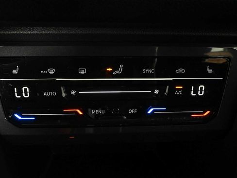 Certified 2023 Volkswagen Tiguan SE FWD image 26