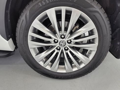 Used 2022 Toyota Highlander Platinum AWD/4WD image 10