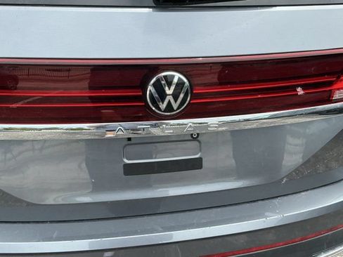Used 2025 Volkswagen Atlas SE AWD/4WD image 10