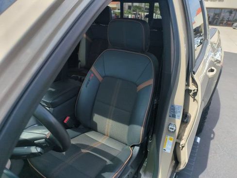 Used 2024 GMC Canyon AT4 w/ LPO, Skid Plate Package AWD/4WD image 11
