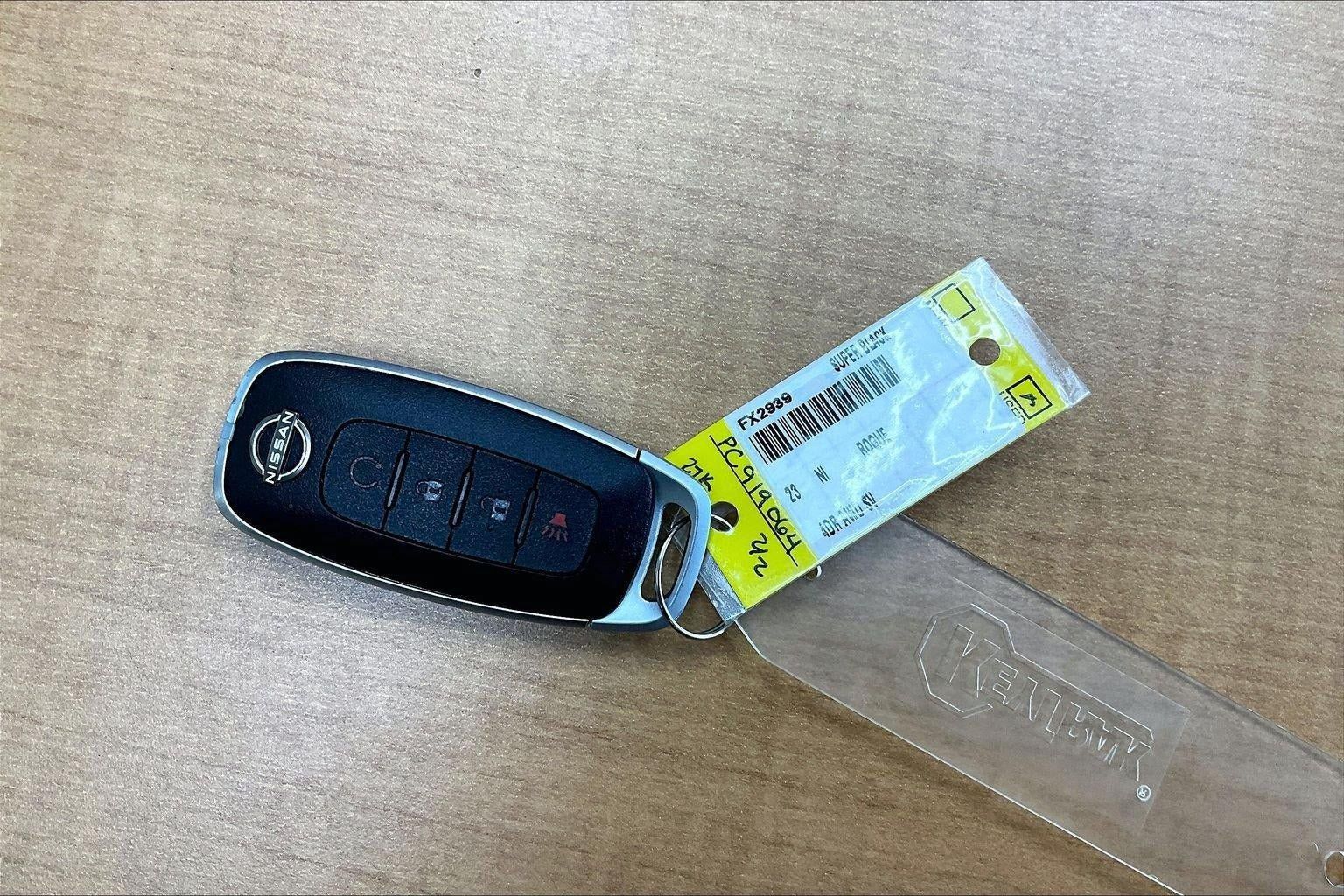 Used 2023 Nissan Rogue SV AWD/4WD image 12