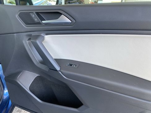 Used 2019 Volkswagen Tiguan SEL AWD/4WD image 44
