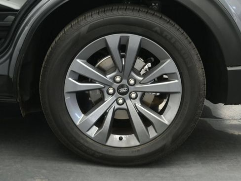 Certified 2021 Ford Explorer XLT w/ Equipment Group 202A RWD image 21