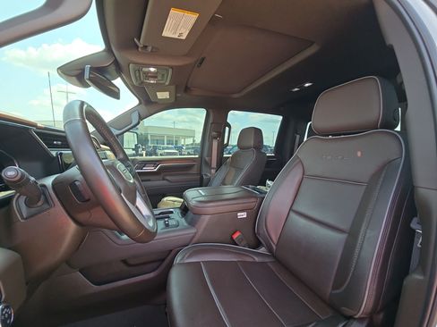 Used 2025 GMC Sierra 3500 Denali AWD/4WD image 15