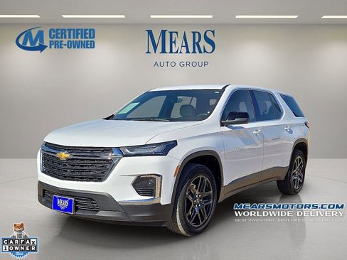 Used 2023 Chevrolet Traverse LS image 1