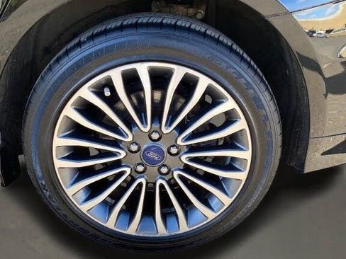 Used 2018 Ford Fusion SE w/ Fusion SE Technology Package image 33