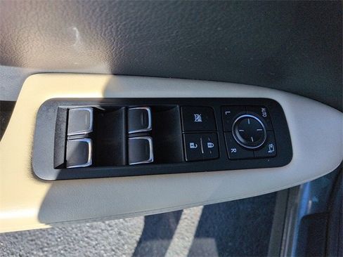 Used 2022 Lexus RX 450hL Luxury image 17