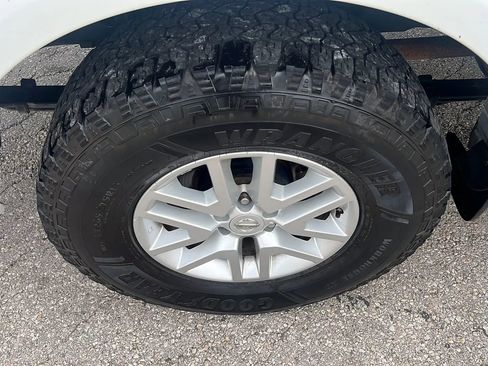 Used 2016 Nissan Frontier SV RWD image 28