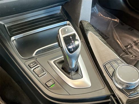 Used 2018 BMW 330i xDrive Sedan w/ Convenience Package image 17