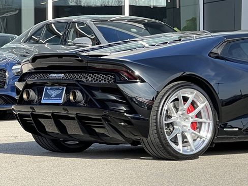 Used 2020 Lamborghini Huracan EVO image 9