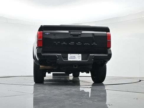 Used 2025 Toyota Tacoma TRD Sport image 35