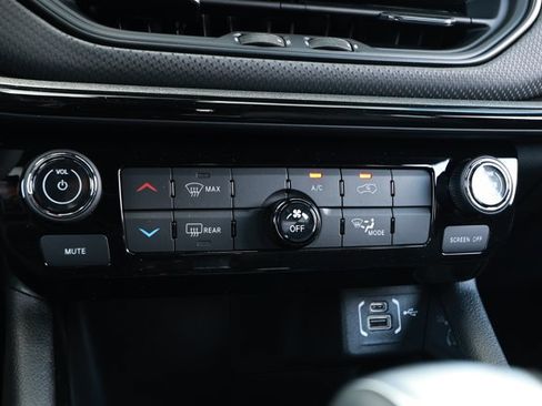 New 2026 Jeep Compass Latitude AWD/4WD image 19