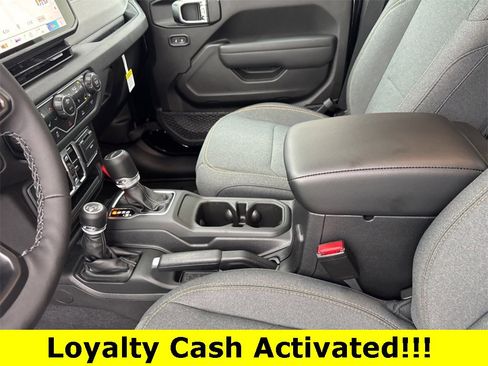 New 2025 Jeep Gladiator Sport image 15