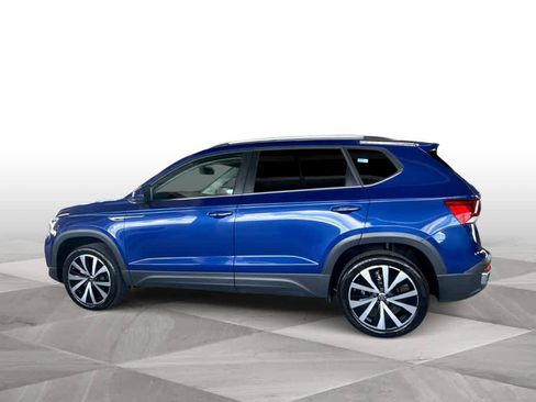 Used 2024 Volkswagen Taos SE FWD image 5