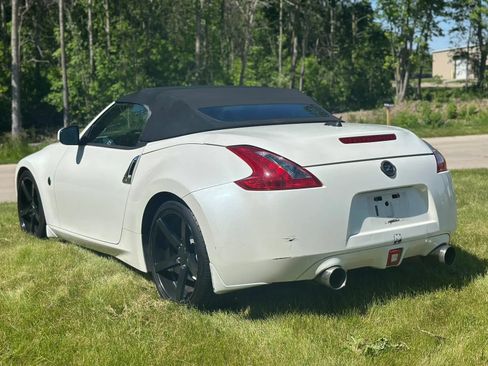 Used 2014 Nissan 370Z Touring RWD image 10