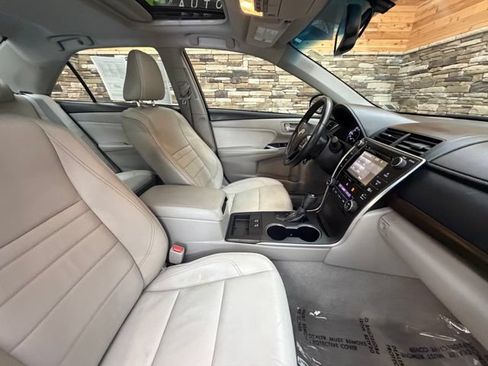 Used 2016 Toyota Camry XLE w/ Moonroof Package FWD image 15