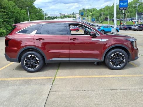 Used 2024 Kia Sorento S w/ Panoramic Sunroof Package AWD/4WD image 7