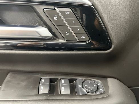 Used 2025 Chevrolet Tahoe Z71 AWD/4WD image 12