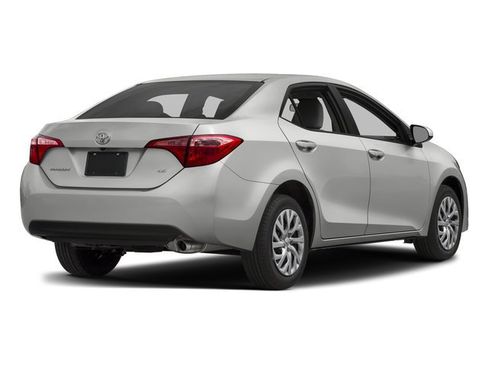 Used 2018 Toyota Corolla LE w/ LE Premium Package FWD image 2