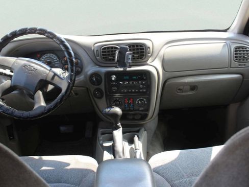 Used 2004 Chevrolet TrailBlazer LS w/ LS Preferred Equipment Group AWD/4WD image 7