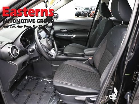 Used 2023 Nissan Kicks SV FWD image 14