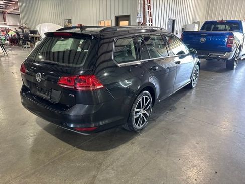 Used 2016 Volkswagen Golf S FWD image 3