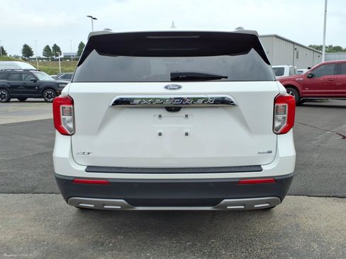 Used 2020 Ford Explorer XLT w/ Equipment Group 202A AWD/4WD image 5